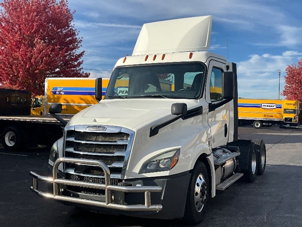 Day Cab Tractor-Heavy Duty Tractors-Freightliner-2019-T12664ST-Springfield-MO-276,623\n\t\tmiles-$ 55,000 - Image 3