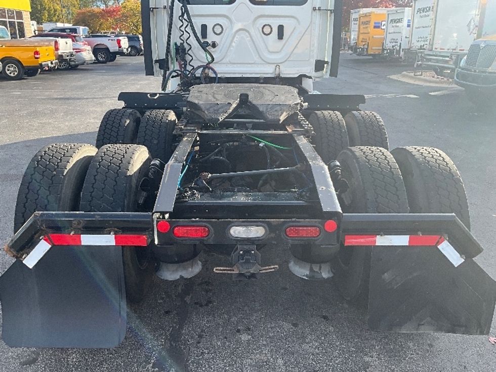 Day Cab Tractor-Heavy Duty Tractors-Freightliner-2019-T12664ST-Springfield-MO-276,623\n\t\tmiles-$ 55,000 - Image 6