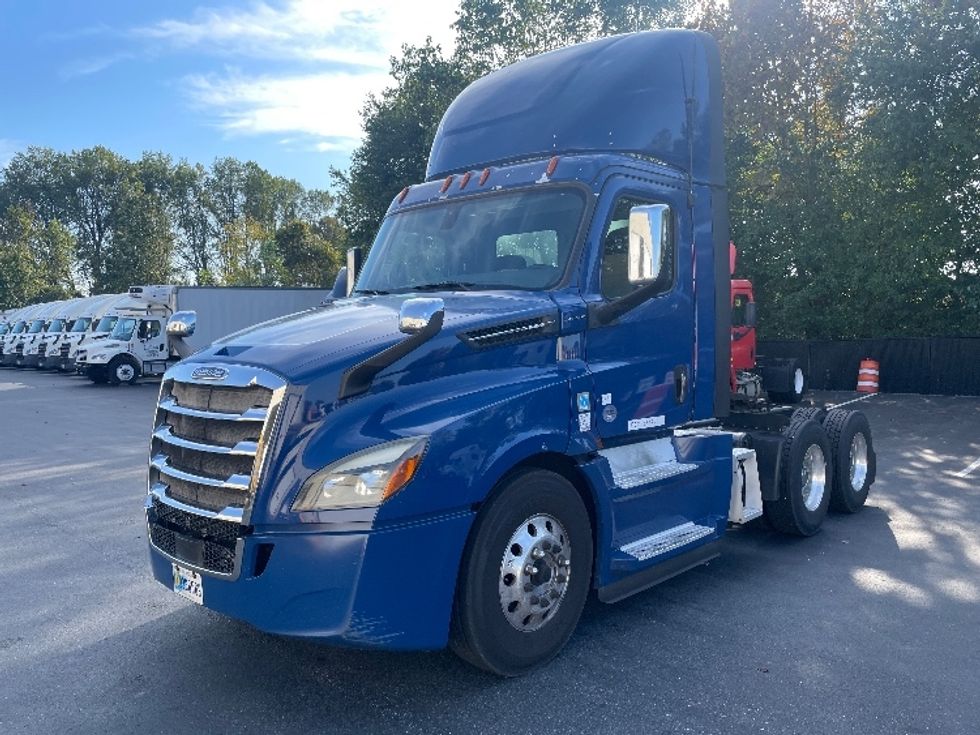 Day Cab Tractor-Heavy Duty Tractors-Freightliner-2019-T12664ST-Statesville-NC-333,841\n\t\tmiles-$ 49,250 - Image 3
