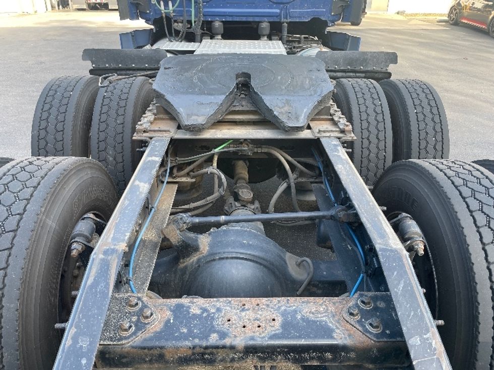 Day Cab Tractor-Heavy Duty Tractors-Freightliner-2019-T12664ST-Statesville-NC-333,841\n\t\tmiles-$ 49,250 - Image 6