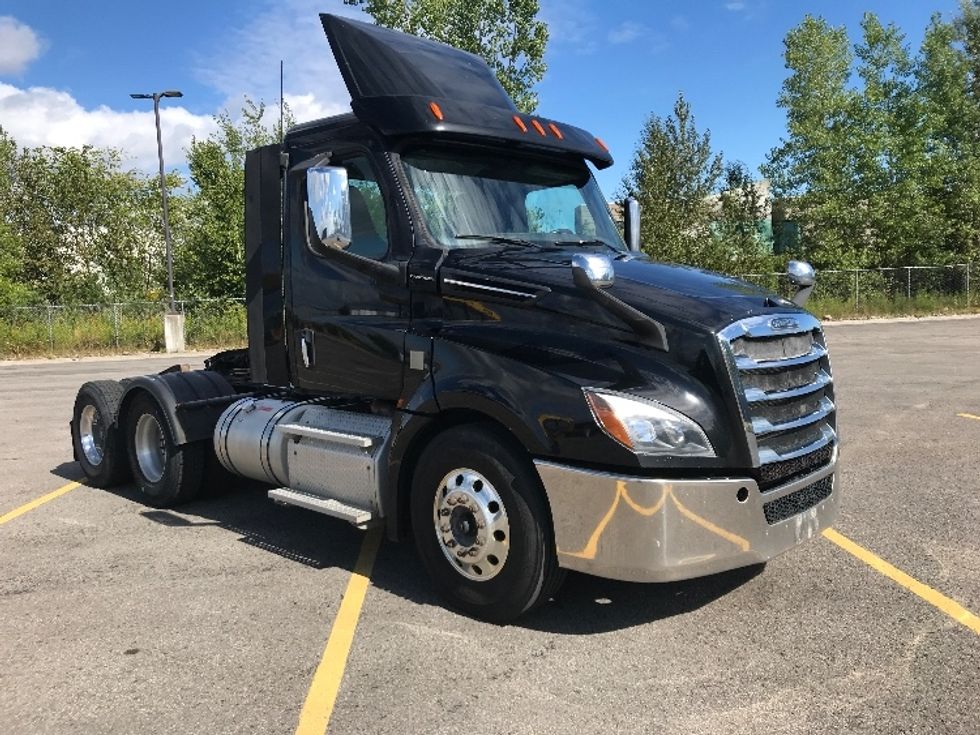 Day Cab Tractor-Heavy Duty Tractors-Freightliner-2019-T12664ST-Ste-Foy-PQ-238,609\n\t\tkm-$ 74,000 - Image 1
