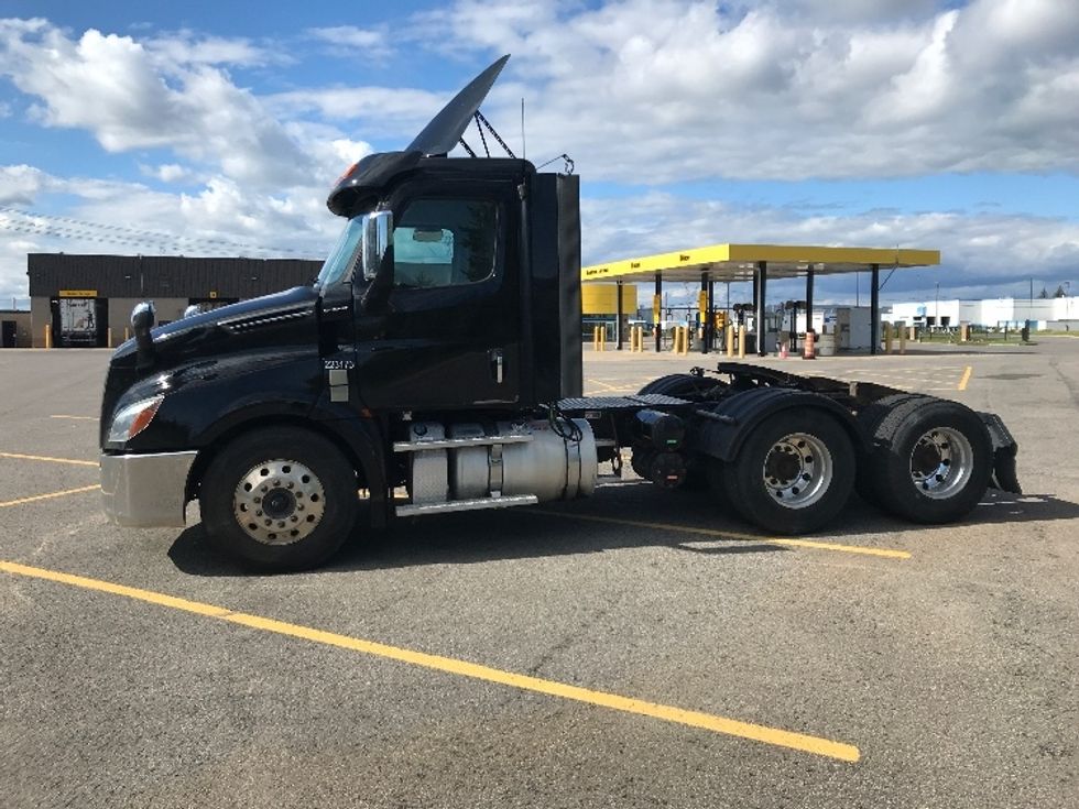 Day Cab Tractor-Heavy Duty Tractors-Freightliner-2019-T12664ST-Ste-Foy-PQ-238,609\n\t\tkm-$ 74,000 - Image 4