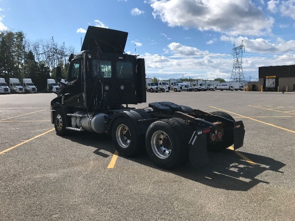 Day Cab Tractor-Heavy Duty Tractors-Freightliner-2019-T12664ST-Ste-Foy-PQ-238,609\n\t\tkm-$ 74,000 - Image 5