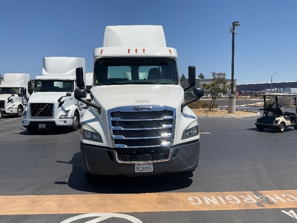Day Cab Tractor-Heavy Duty Tractors-Freightliner-2019-T12664ST-Stockton-CA-445,428\n\t\tmiles-$ 45,500 - Image 2