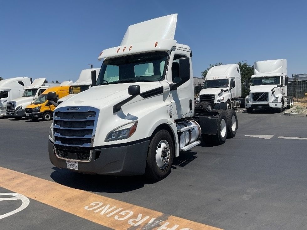 Day Cab Tractor-Heavy Duty Tractors-Freightliner-2019-T12664ST-Stockton-CA-445,428\n\t\tmiles-$ 45,500 - Image 3