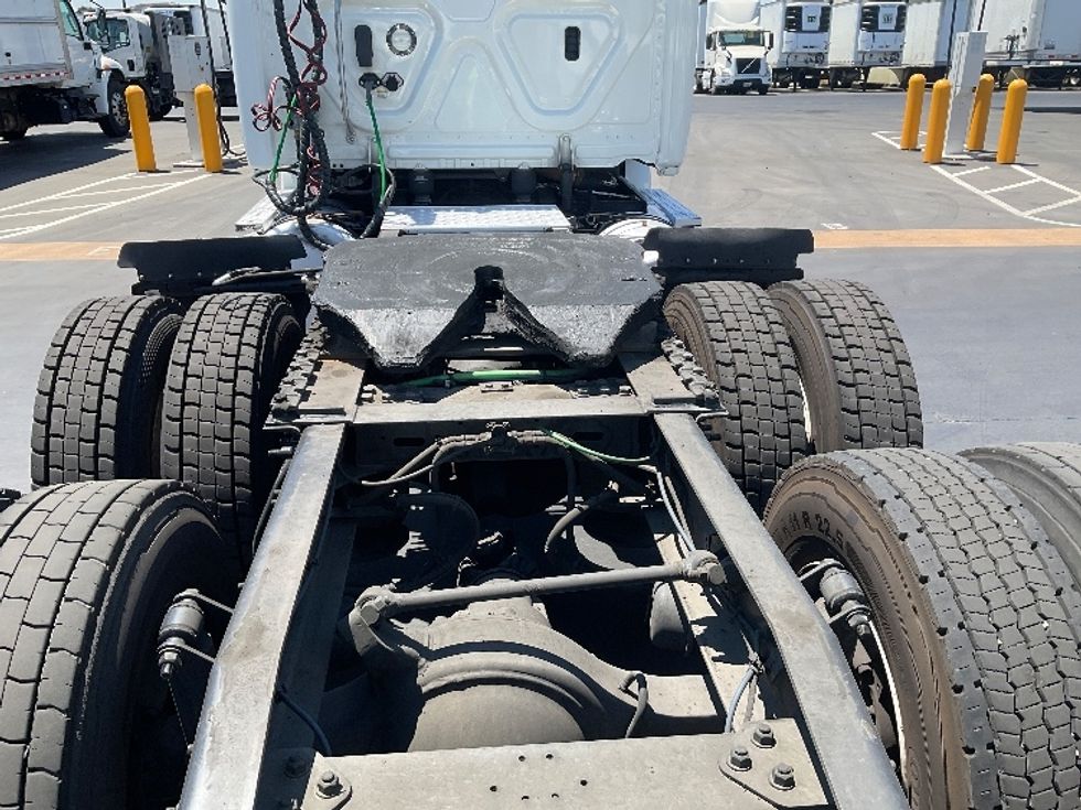 Day Cab Tractor-Heavy Duty Tractors-Freightliner-2019-T12664ST-Stockton-CA-445,428\n\t\tmiles-$ 45,500 - Image 6