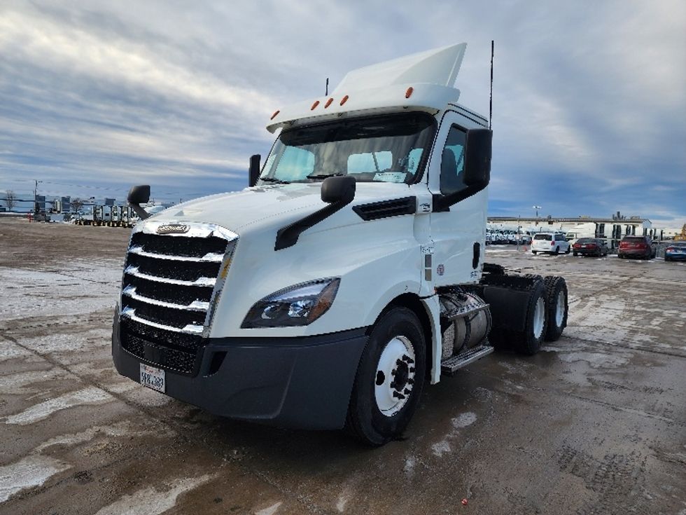 Day Cab Tractor-Heavy Duty Tractors-Freightliner-2019-T12664ST-Sturtevant-WI-371,212\n\t\tmiles-$ 43,250 - Image 3