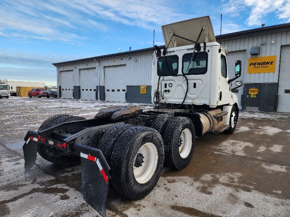 Day Cab Tractor-Heavy Duty Tractors-Freightliner-2019-T12664ST-Sturtevant-WI-371,212\n\t\tmiles-$ 43,250 - Image 7