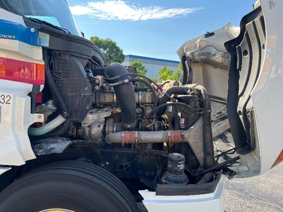 Day Cab Tractor-Heavy Duty Tractors-Freightliner-2019-T12664ST-Sturtevant-WI-545,968\n\t\tmiles-$ 38,000 - Image 15