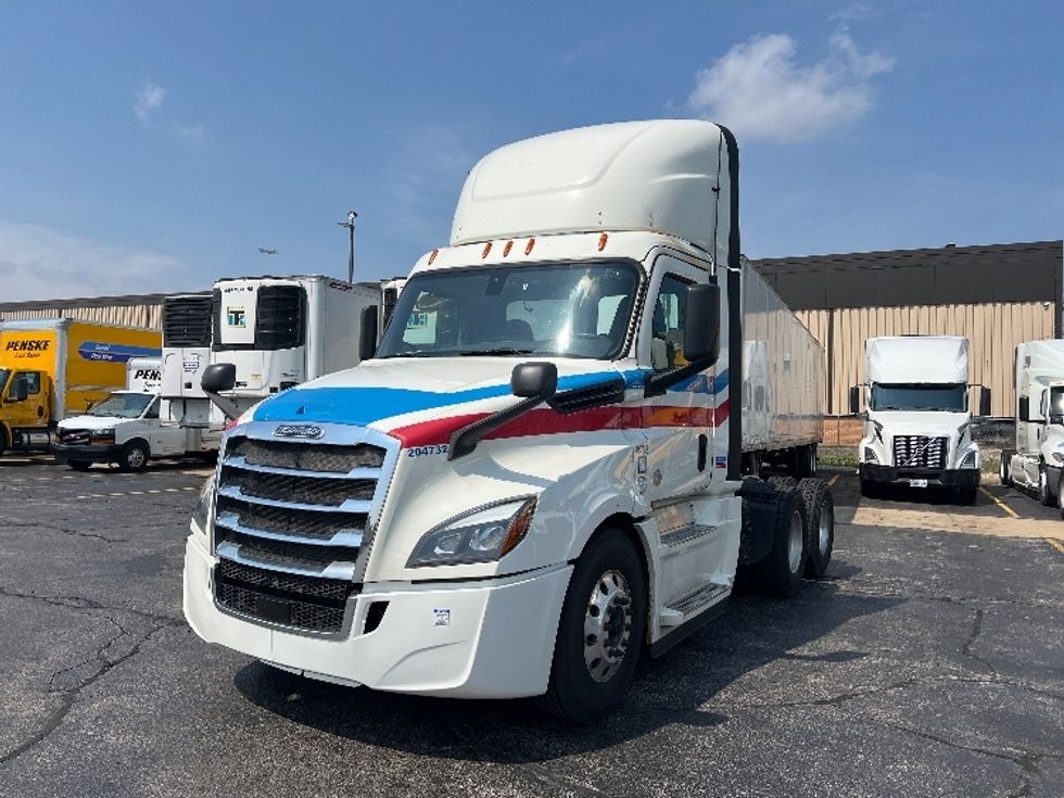 Day Cab Tractor-Heavy Duty Tractors-Freightliner-2019-T12664ST-Sturtevant-WI-545,968\n\t\tmiles-$ 38,000 - Image 3