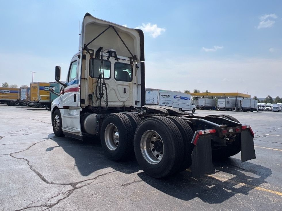 Day Cab Tractor-Heavy Duty Tractors-Freightliner-2019-T12664ST-Sturtevant-WI-545,968\n\t\tmiles-$ 38,000 - Image 5