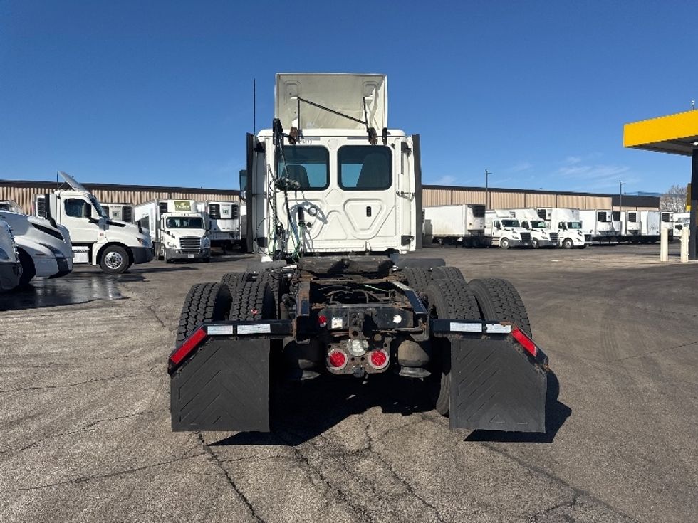 Day Cab Tractor-Heavy Duty Tractors-Freightliner-2019-T12664ST-Sturtevant-WI-633,962\n\t\tmiles-$ 33,750 - Image 5