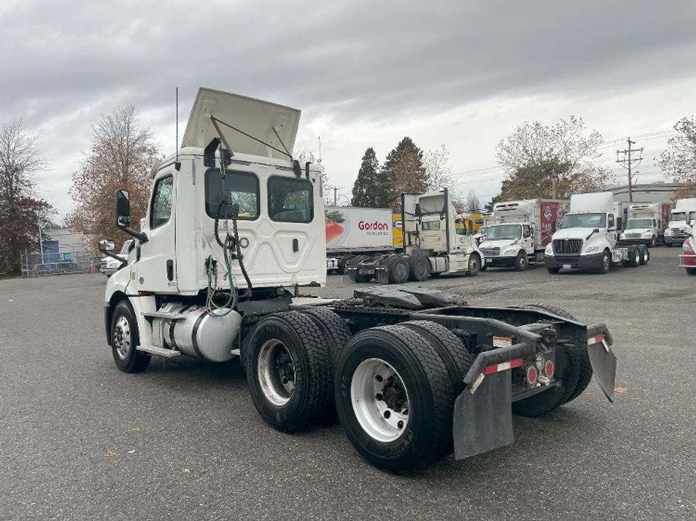 Day Cab Tractor-Heavy Duty Tractors-Freightliner-2019-T12664ST-Surrey-BC-319,582\n\t\tkm-$ 77,000 - Image 5