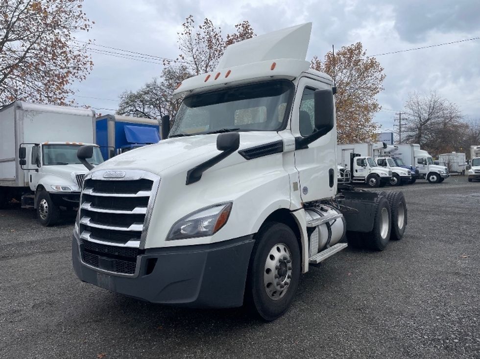 Day Cab Tractor-Heavy Duty Tractors-Freightliner-2019-T12664ST-Surrey-BC-361,721\n\t\tkm-$ 75,250 - Image 3