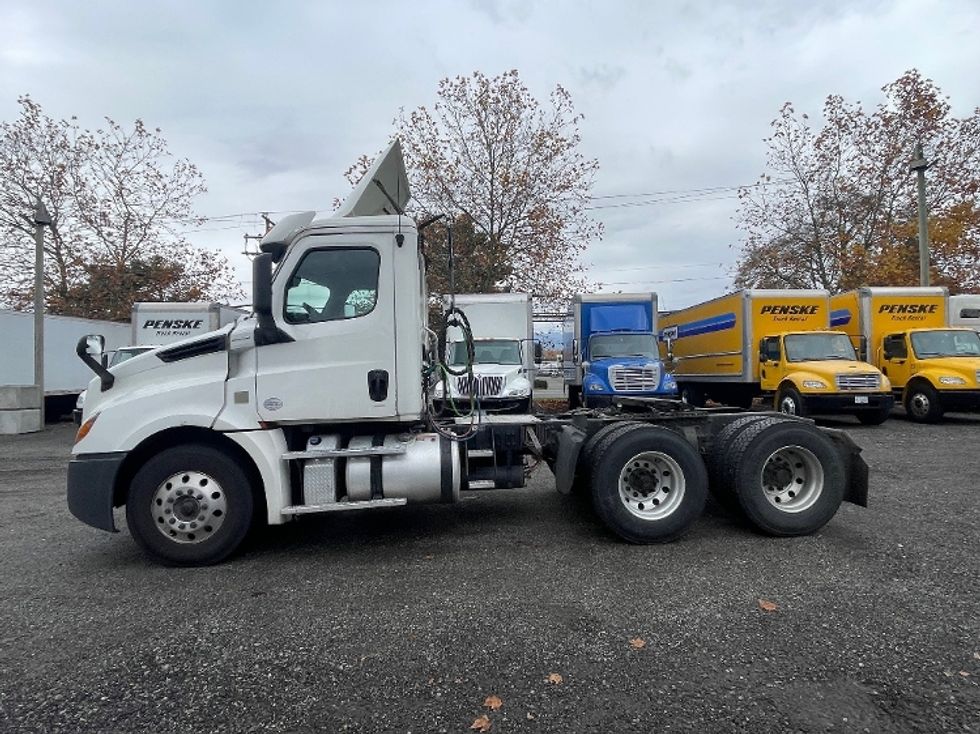 Day Cab Tractor-Heavy Duty Tractors-Freightliner-2019-T12664ST-Surrey-BC-361,721\n\t\tkm-$ 75,250 - Image 4