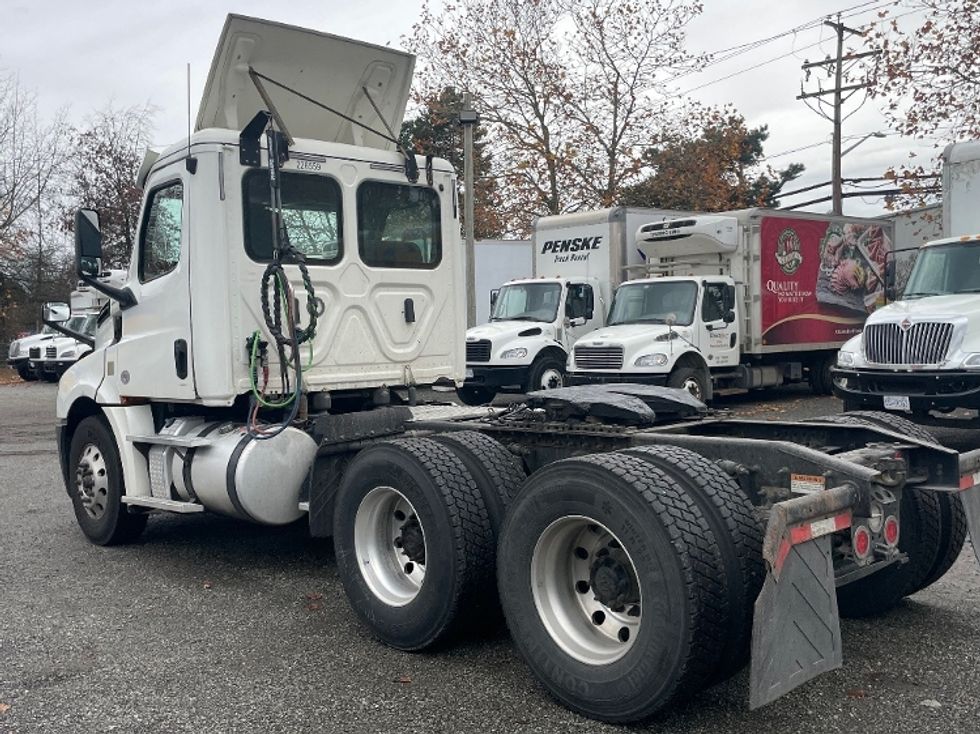 Day Cab Tractor-Heavy Duty Tractors-Freightliner-2019-T12664ST-Surrey-BC-361,721\n\t\tkm-$ 75,250 - Image 5