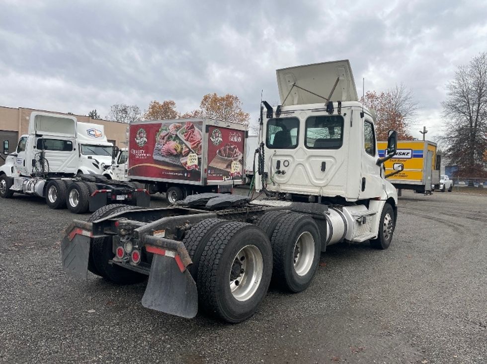 Day Cab Tractor-Heavy Duty Tractors-Freightliner-2019-T12664ST-Surrey-BC-361,721\n\t\tkm-$ 75,250 - Image 7