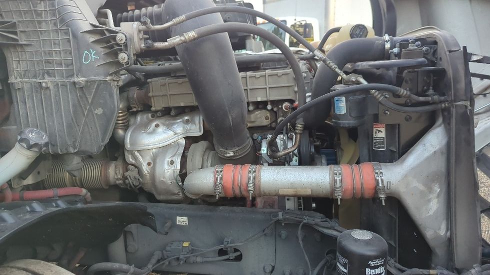 Day Cab Tractor-Heavy Duty Tractors-Freightliner-2019-T12664ST-Suwanee-GA-359,760\n\t\tmiles-$ 45,500 - Image 15