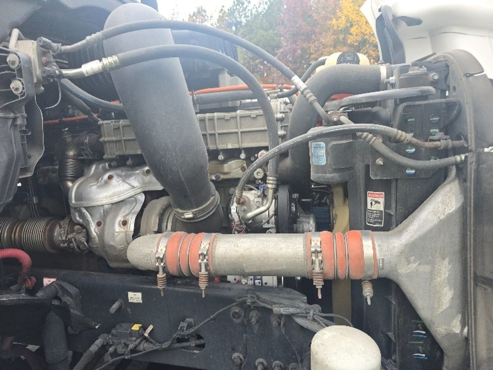 Day Cab Tractor-Heavy Duty Tractors-Freightliner-2019-T12664ST-Suwanee-GA-448,300\n\t\tmiles-$ 42,500 - Image 15