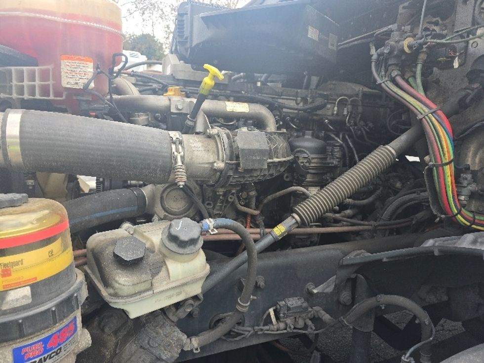 Day Cab Tractor-Heavy Duty Tractors-Freightliner-2019-T12664ST-Suwanee-GA-448,300\n\t\tmiles-$ 42,500 - Image 16