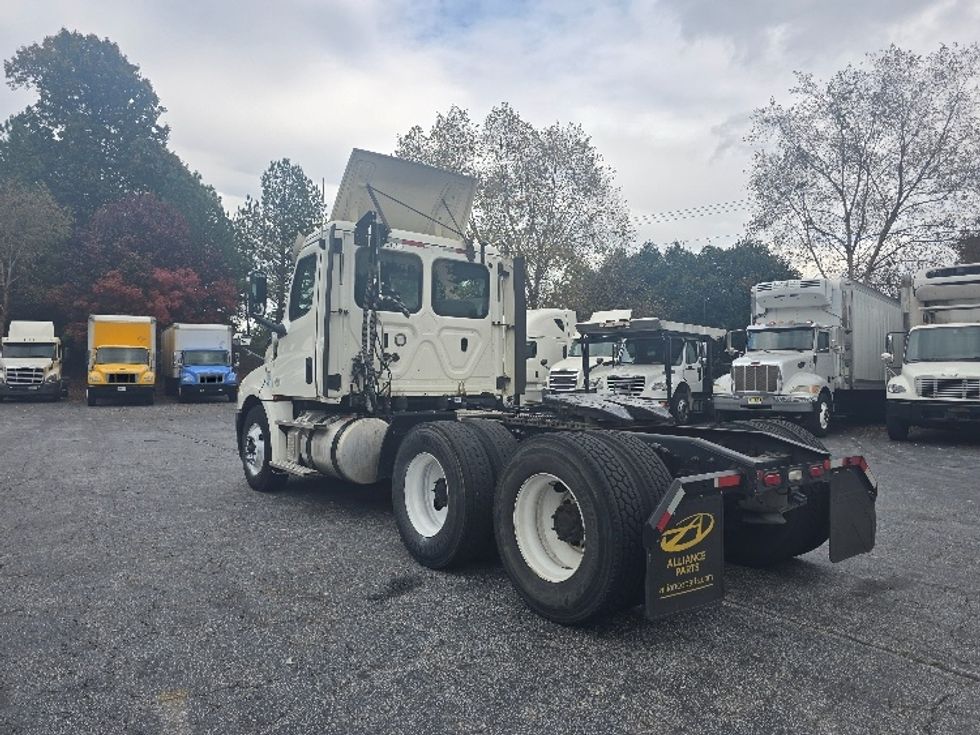 Day Cab Tractor-Heavy Duty Tractors-Freightliner-2019-T12664ST-Suwanee-GA-448,300\n\t\tmiles-$ 42,500 - Image 5