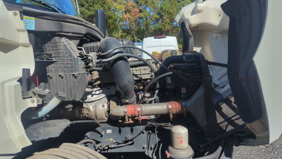 Day Cab Tractor-Heavy Duty Tractors-Freightliner-2019-T12664ST-Suwanee-GA-453,450\n\t\tmiles-$ 42,250 - Image 15