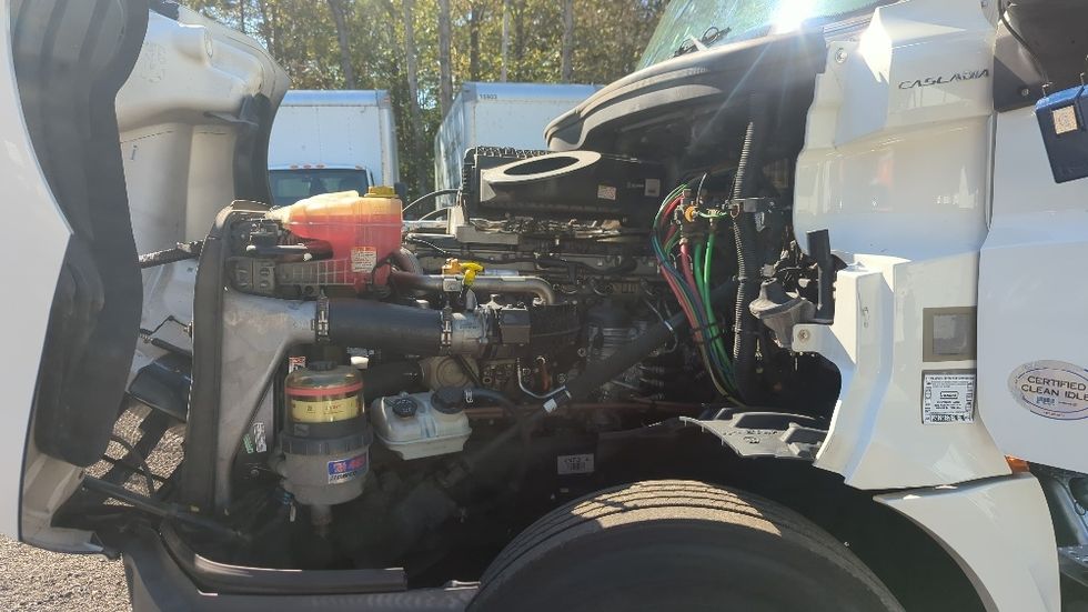Day Cab Tractor-Heavy Duty Tractors-Freightliner-2019-T12664ST-Suwanee-GA-453,450\n\t\tmiles-$ 42,250 - Image 16
