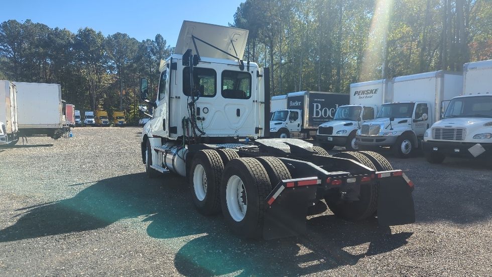 Day Cab Tractor-Heavy Duty Tractors-Freightliner-2019-T12664ST-Suwanee-GA-453,450\n\t\tmiles-$ 42,250 - Image 5
