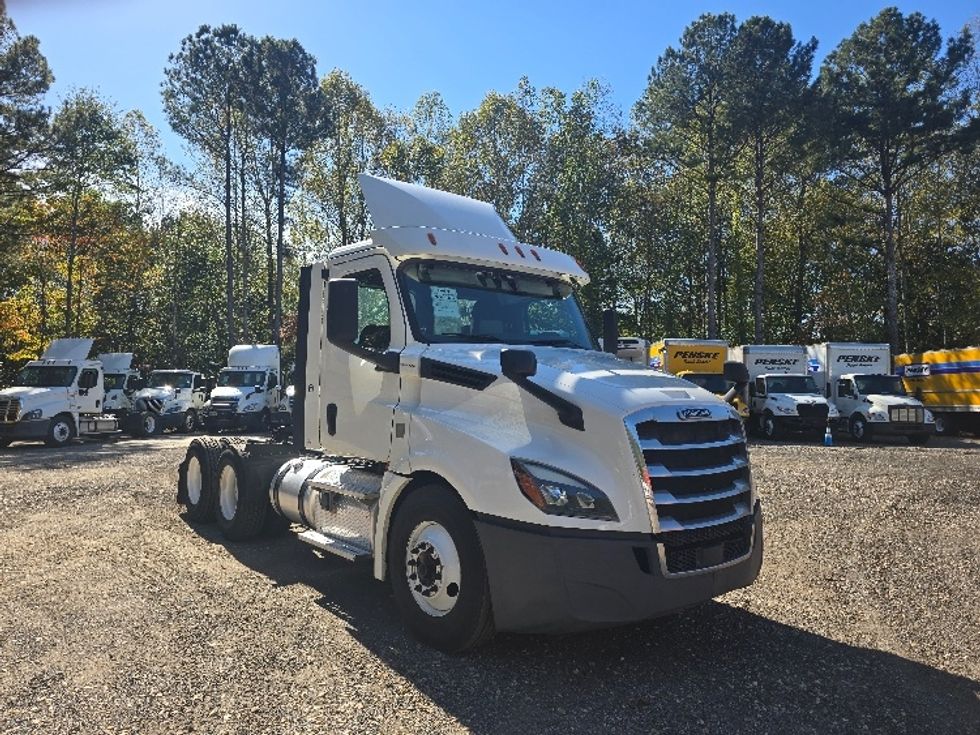 Day Cab Tractor-Heavy Duty Tractors-Freightliner-2019-T12664ST-Suwanee-GA-470,847\n\t\tmiles-$ 41,250 - Image 1