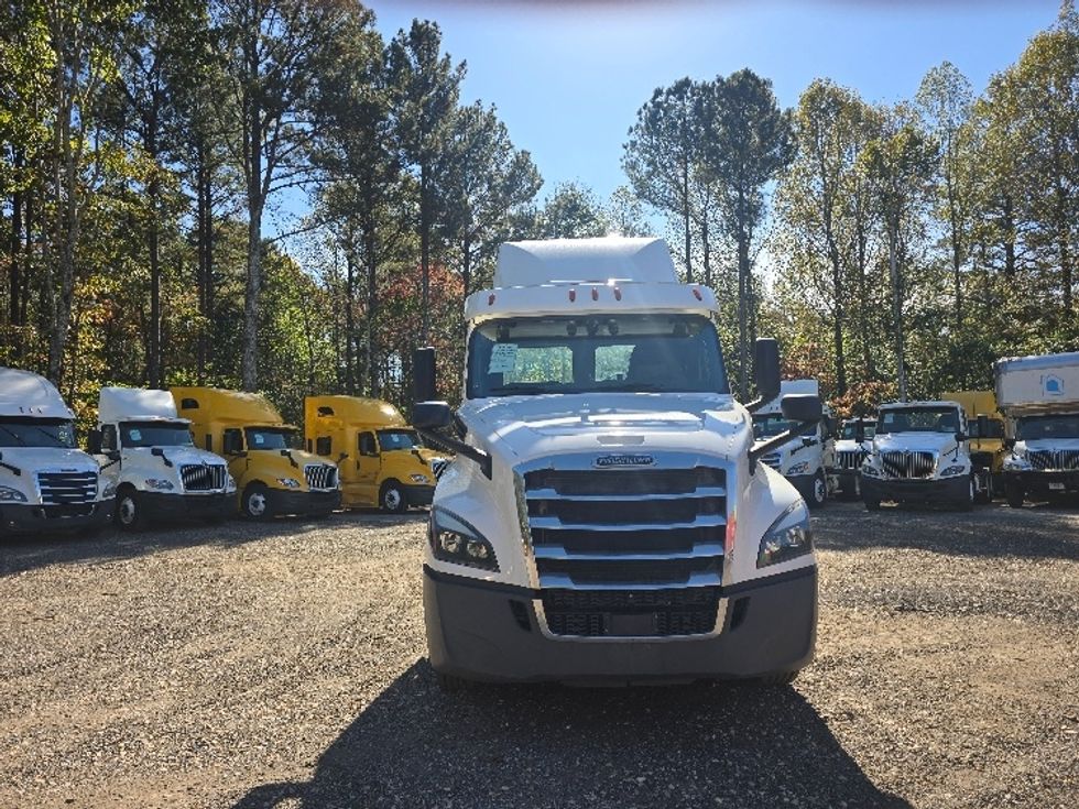 Day Cab Tractor-Heavy Duty Tractors-Freightliner-2019-T12664ST-Suwanee-GA-470,847\n\t\tmiles-$ 41,250 - Image 2