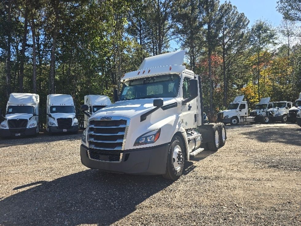 Day Cab Tractor-Heavy Duty Tractors-Freightliner-2019-T12664ST-Suwanee-GA-470,847\n\t\tmiles-$ 41,250 - Image 3