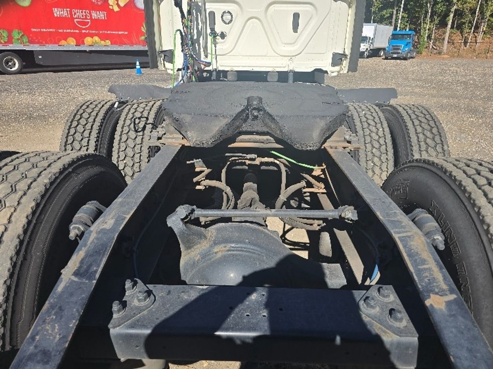 Day Cab Tractor-Heavy Duty Tractors-Freightliner-2019-T12664ST-Suwanee-GA-470,847\n\t\tmiles-$ 41,250 - Image 6