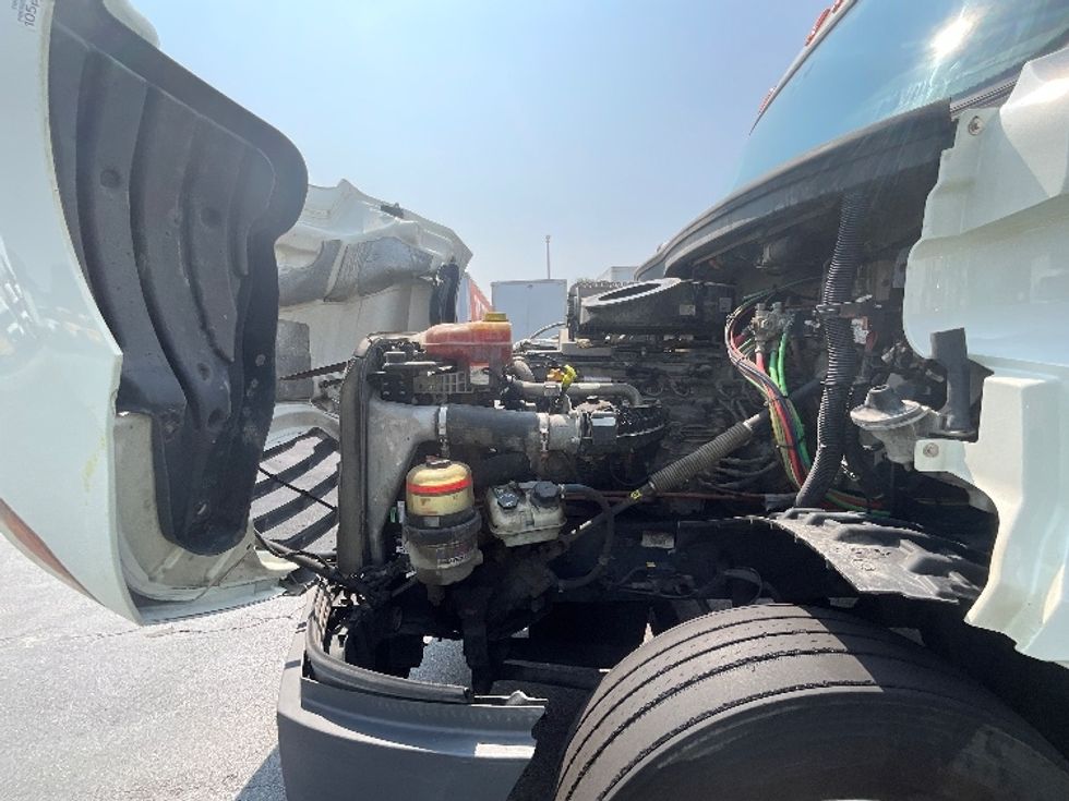 Day Cab Tractor-Heavy Duty Tractors-Freightliner-2019-T12664ST-Swedesboro-NJ-258,831\n\t\tmiles-$ 40,500 - Image 16