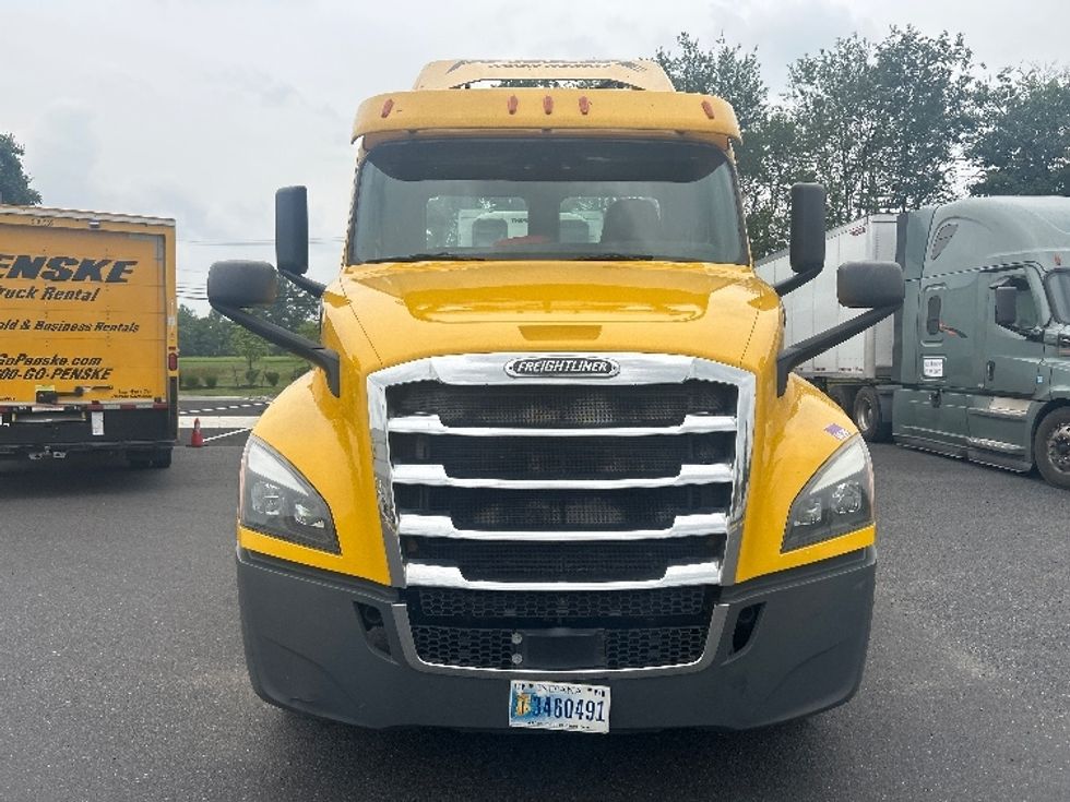 Day Cab Tractor-Heavy Duty Tractors-Freightliner-2019-T12664ST-Swedesboro-NJ-522,582\n\t\tmiles-$ 34,500 - Image 2