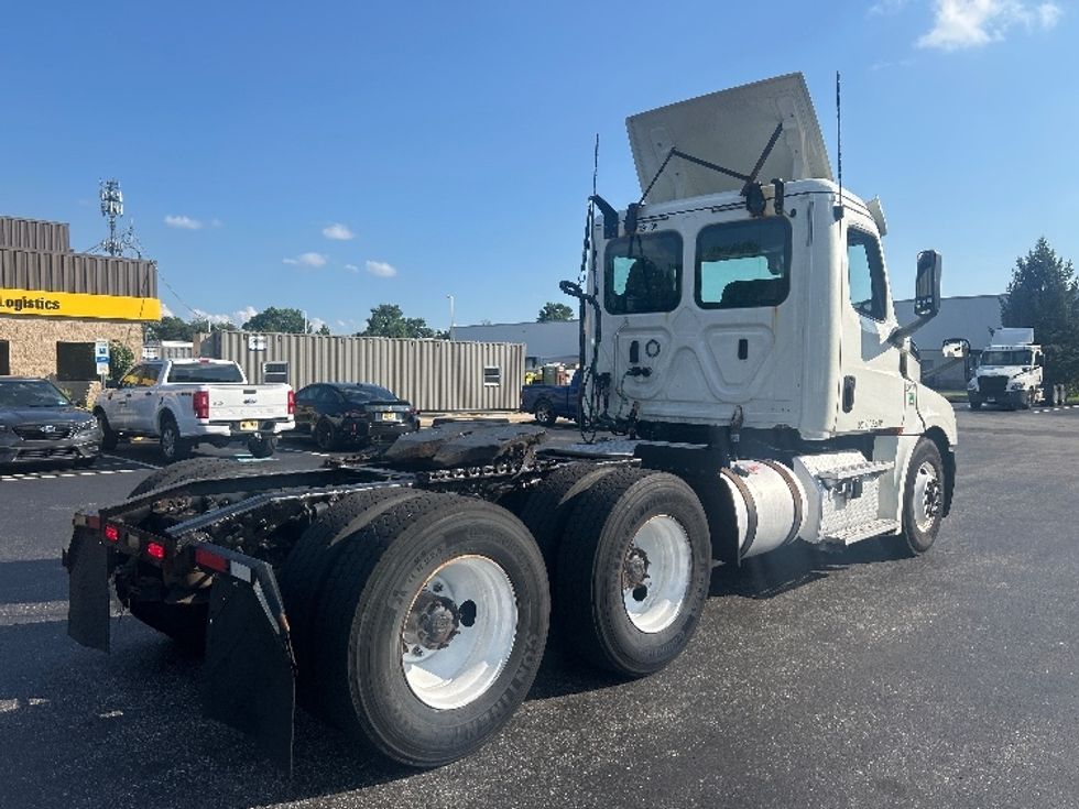 Day Cab Tractor-Heavy Duty Tractors-Freightliner-2019-T12664ST-Swedesboro-NJ-563,680\n\t\tmiles-$ 33,250 - Image 7
