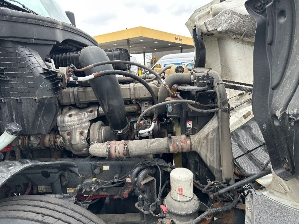 Day Cab Tractor-Heavy Duty Tractors-Freightliner-2019-T12664ST-Swedesboro-NJ-651,989\n\t\tmiles-$ 27,500 - Image 15