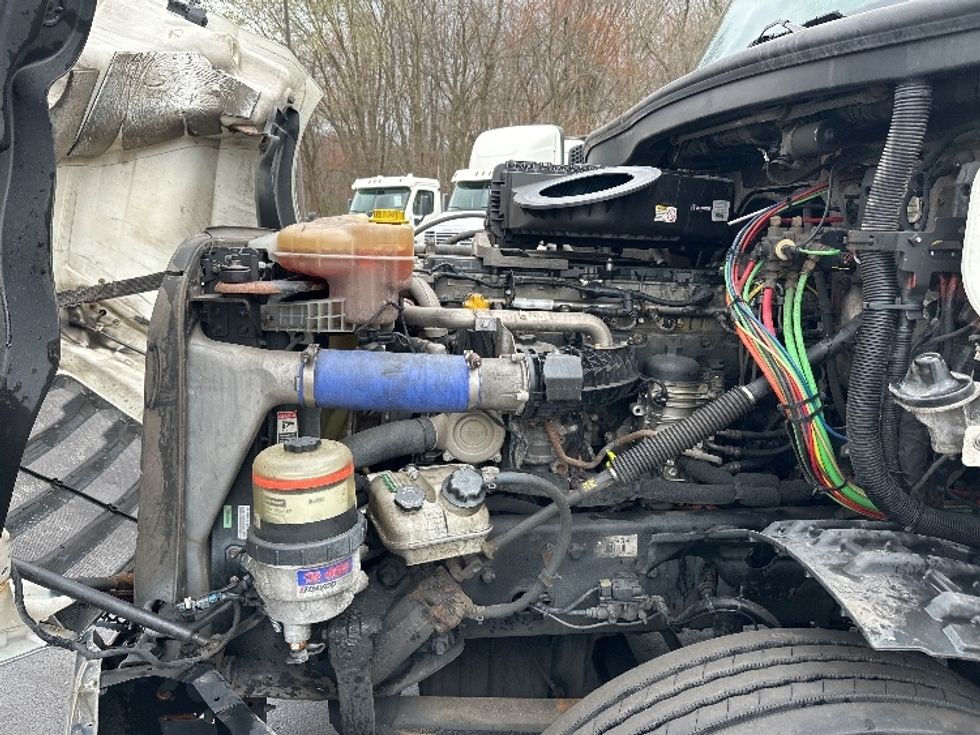 Day Cab Tractor-Heavy Duty Tractors-Freightliner-2019-T12664ST-Swedesboro-NJ-651,989\n\t\tmiles-$ 27,500 - Image 16