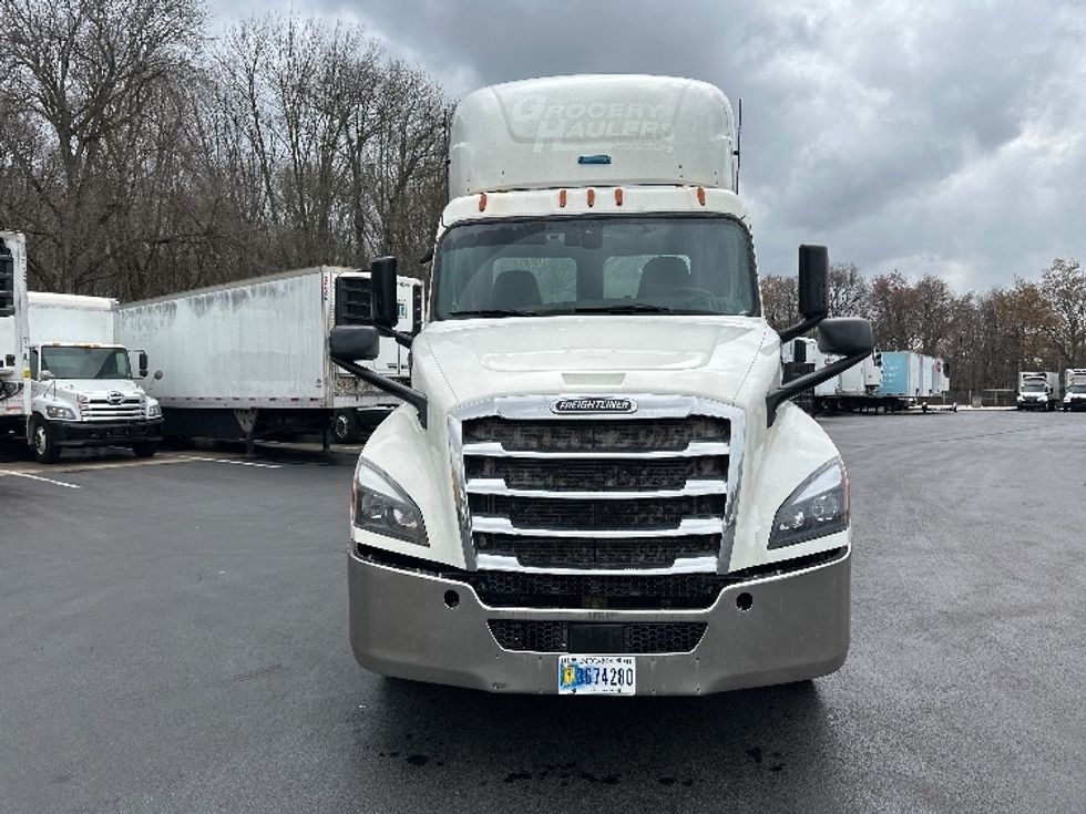 Day Cab Tractor-Heavy Duty Tractors-Freightliner-2019-T12664ST-Swedesboro-NJ-651,989\n\t\tmiles-$ 27,500 - Image 2