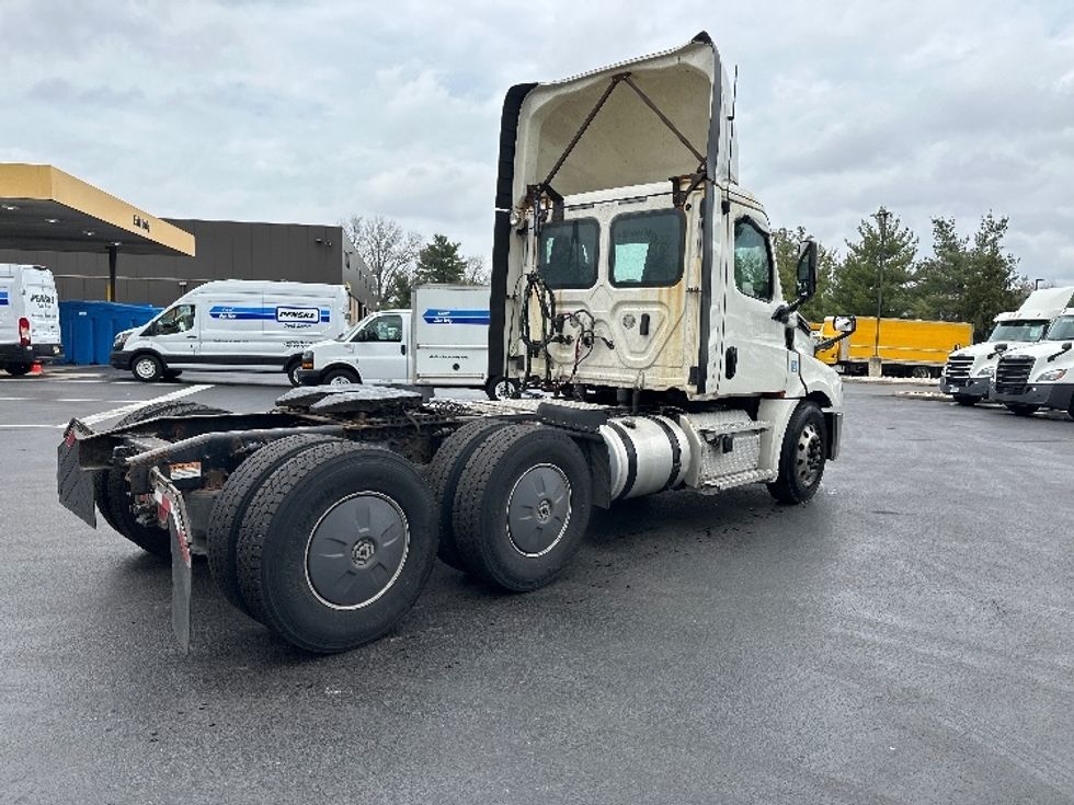 Day Cab Tractor-Heavy Duty Tractors-Freightliner-2019-T12664ST-Swedesboro-NJ-651,989\n\t\tmiles-$ 27,500 - Image 7