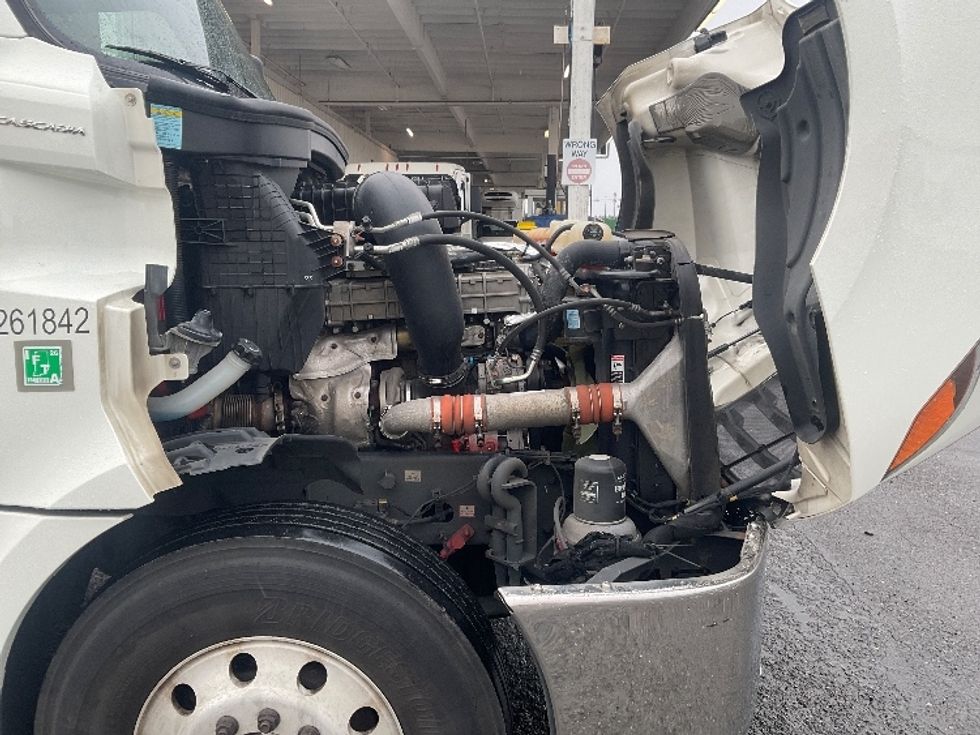 Day Cab Tractor-Heavy Duty Tractors-Freightliner-2019-T12664ST-Tacoma-WA-292,823\n\t\tmiles-$ 51,000 - Image 15