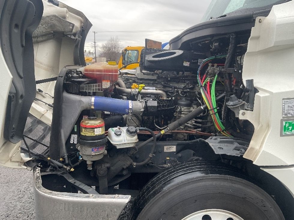 Day Cab Tractor-Heavy Duty Tractors-Freightliner-2019-T12664ST-Tacoma-WA-292,823\n\t\tmiles-$ 51,000 - Image 16