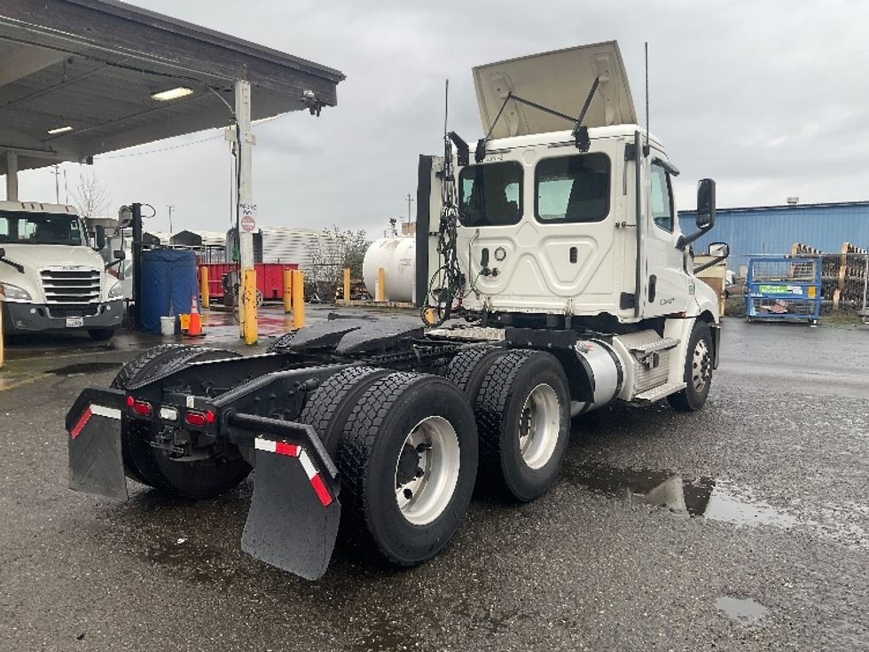 Day Cab Tractor-Heavy Duty Tractors-Freightliner-2019-T12664ST-Tacoma-WA-292,823\n\t\tmiles-$ 51,000 - Image 7