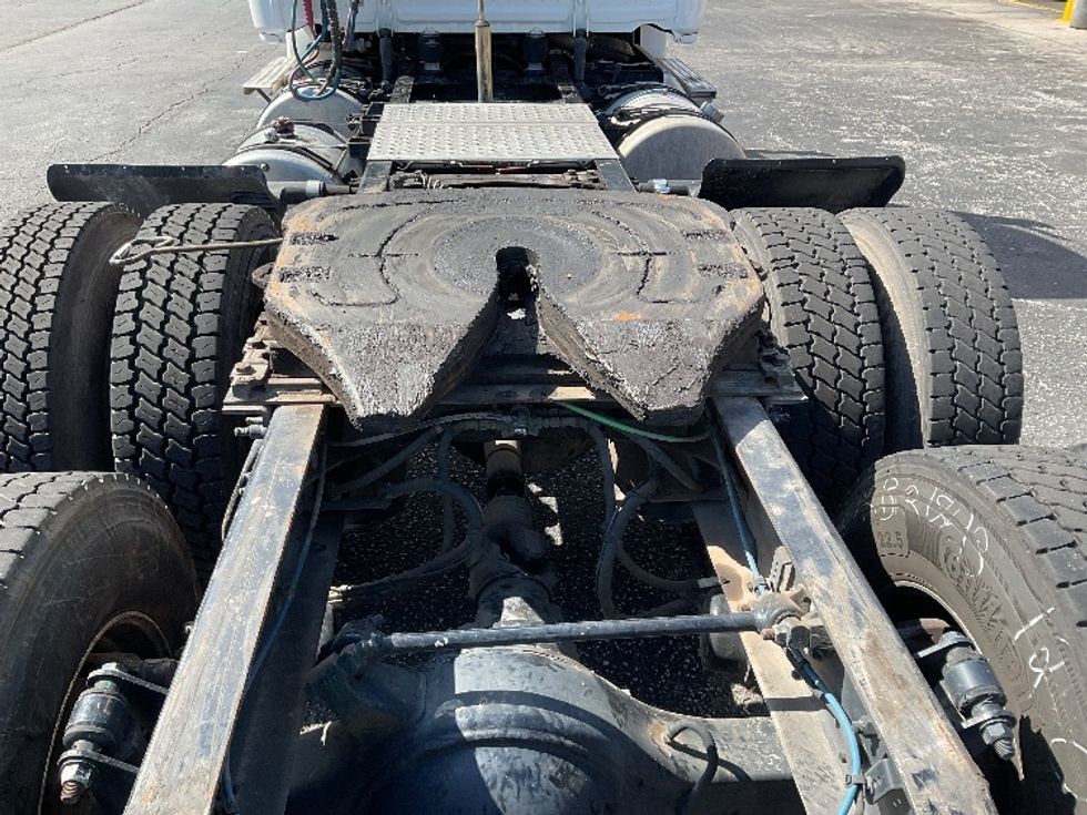 Day Cab Tractor-Heavy Duty Tractors-Freightliner-2019-T12664ST-Tampa-FL-270,105\n\t\tmiles-$ 50,500 - Image 6