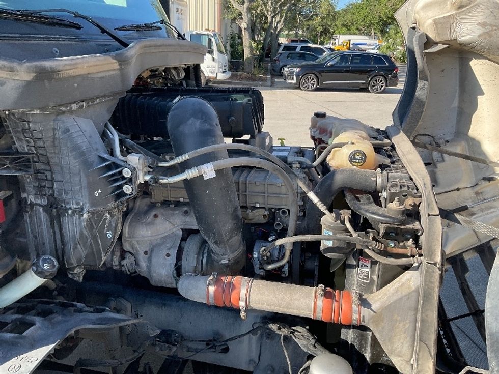 Day Cab Tractor-Heavy Duty Tractors-Freightliner-2019-T12664ST-Tampa-FL-393,638\n\t\tmiles-$ 43,750 - Image 15