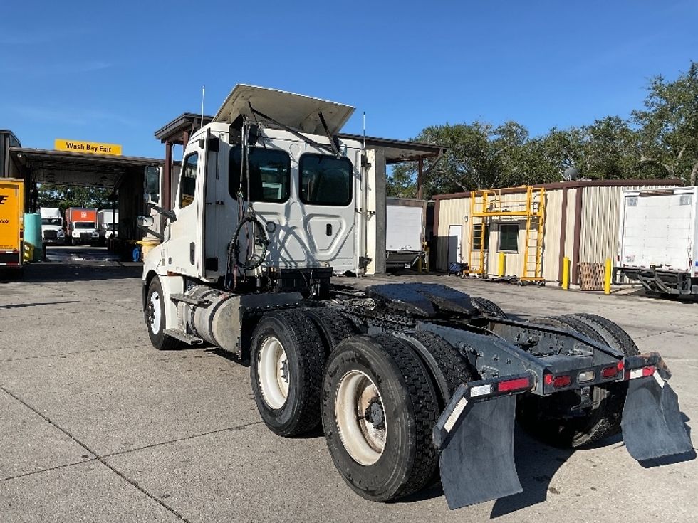 Day Cab Tractor-Heavy Duty Tractors-Freightliner-2019-T12664ST-Tampa-FL-393,638\n\t\tmiles-$ 43,750 - Image 5