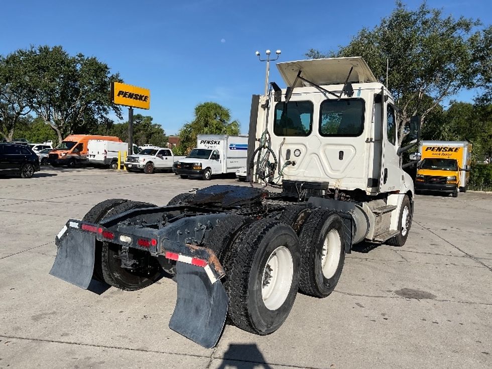 Day Cab Tractor-Heavy Duty Tractors-Freightliner-2019-T12664ST-Tampa-FL-393,638\n\t\tmiles-$ 43,750 - Image 7