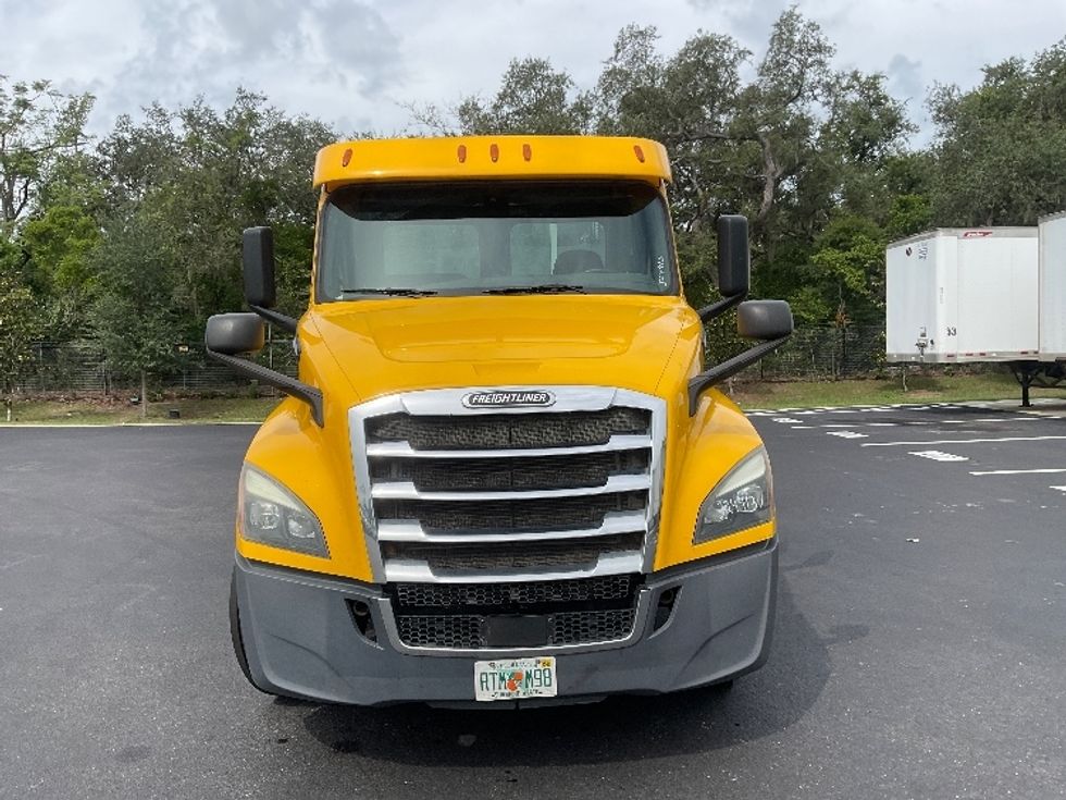Day Cab Tractor-Heavy Duty Tractors-Freightliner-2019-T12664ST-Tampa-FL-404,500\n\t\tmiles-$ 40,750 - Image 2