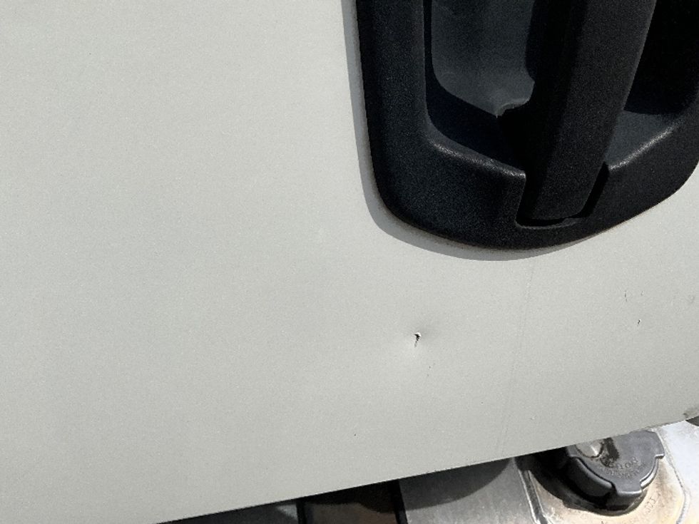 Day Cab Tractor-Heavy Duty Tractors-Freightliner-2019-T12664ST-Tampa-FL-435,743\n\t\tmiles-$ 42,500 - Image 23