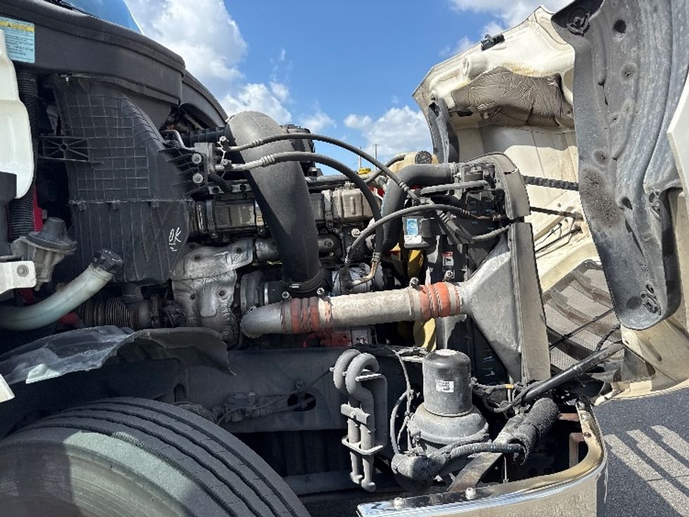Day Cab Tractor-Heavy Duty Tractors-Freightliner-2019-T12664ST-Tampa-FL-510,314\n\t\tmiles-$ 37,250 - Image 15