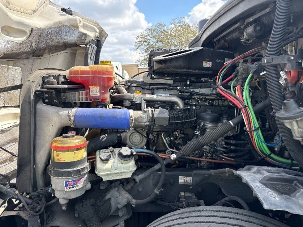 Day Cab Tractor-Heavy Duty Tractors-Freightliner-2019-T12664ST-Tampa-FL-510,317\n\t\tmiles-$ 38,000 - Image 16